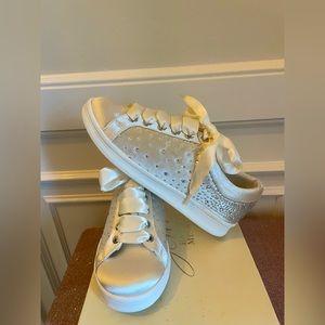 Badgley Mischka Jewel Sneakers Size 6